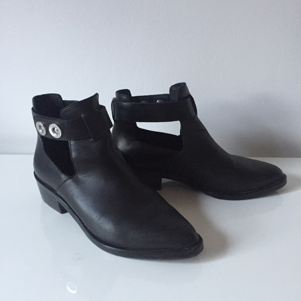 & OTHER STORIES Black Buckle Cutout Booties 38